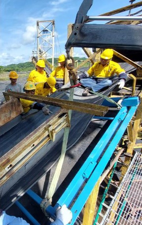 Proses supervisi dan perakitan rangka besi belt scale ICS-17B